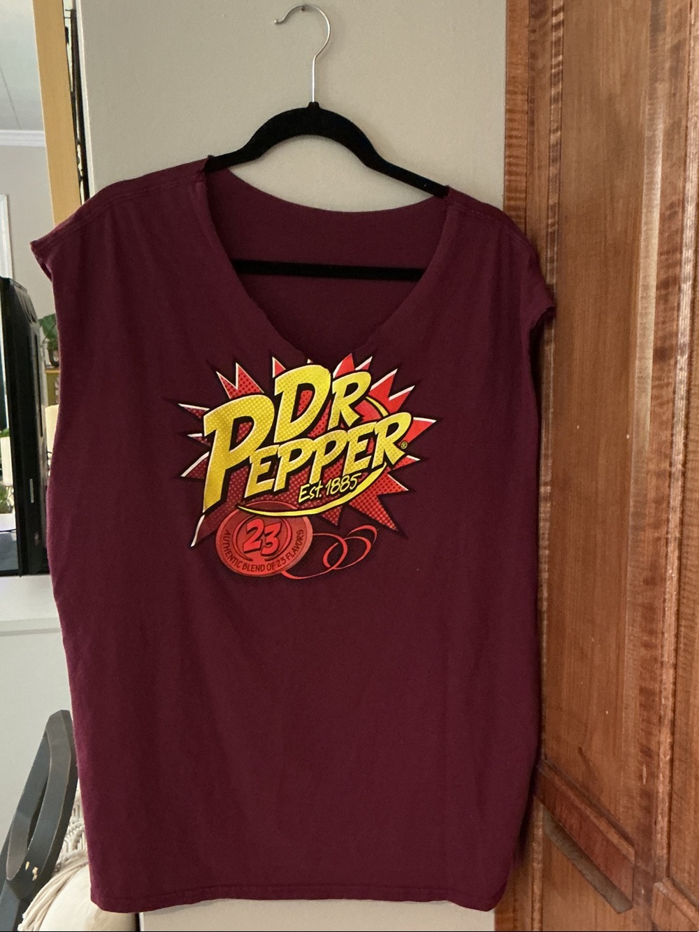 Dr Pepper Graphic Tee Sleeveless Maroon V-Neck Cut Neck and Sleeve EUC Sz XL